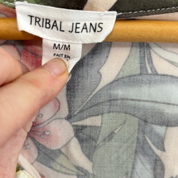 Tribal Jeans Cream and Red Asymmetrical Blouse - Picture 2 of 4